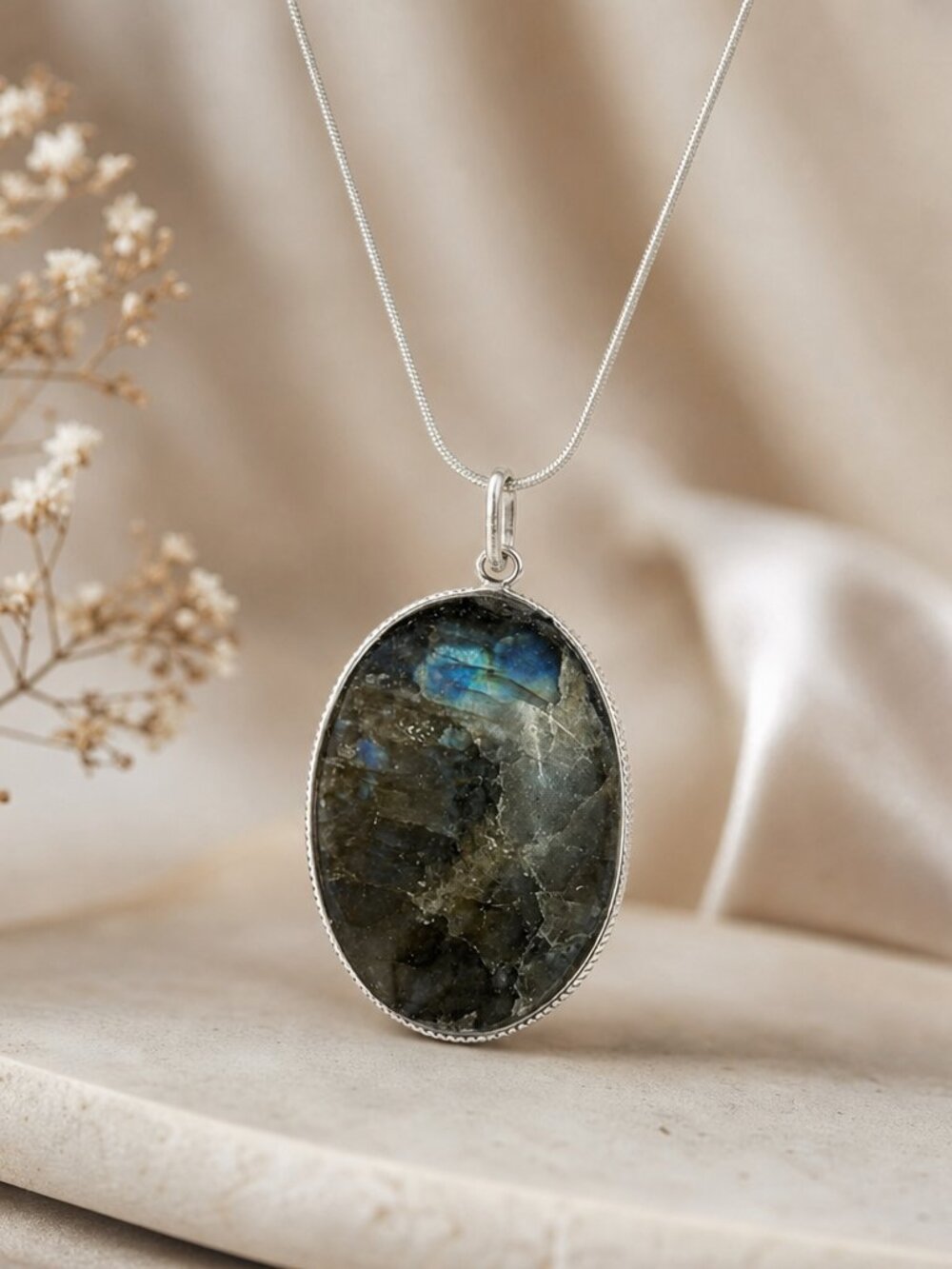 Labradorite Pendant On Sterling Silver 925 17.5” Chain
